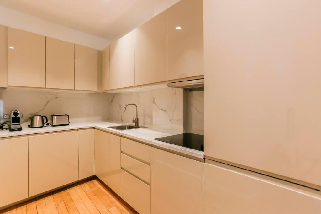 Modern 2 Bedrooms Near Louvre Párizs Kültér fotó